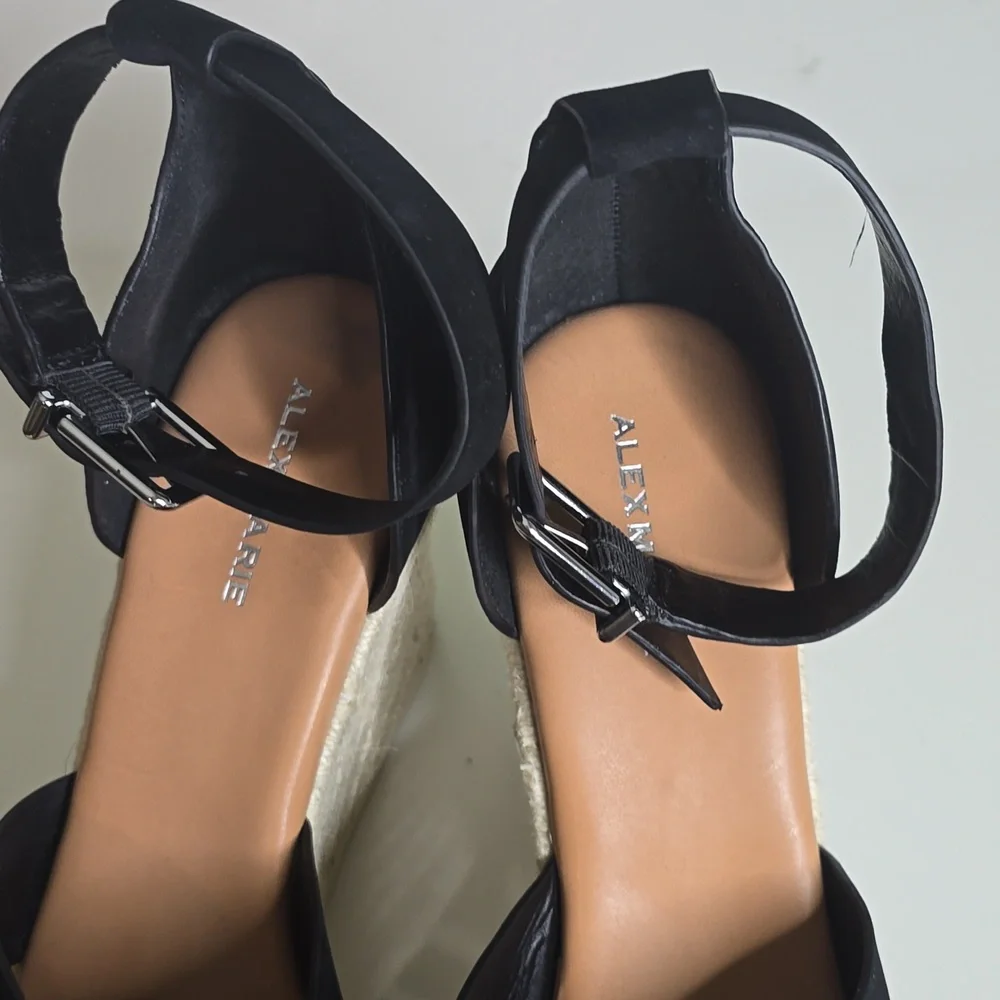 Alex Marie Nelana Sandal's Women's Wedge Heel 11